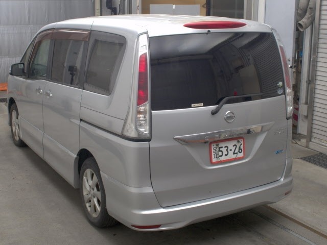 Nissan SERENA 2011 8456174-1