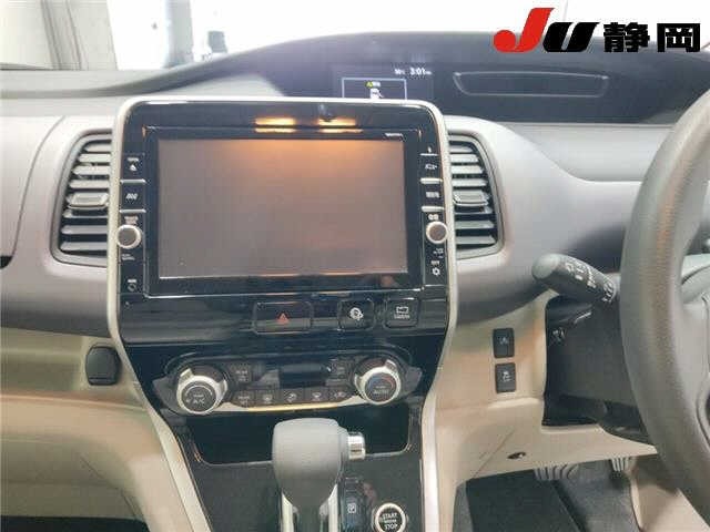 Nissan SERENA 2018 8456180-7