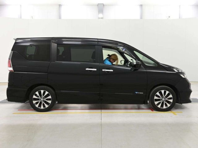 Nissan SERENA 2016 8456183-3