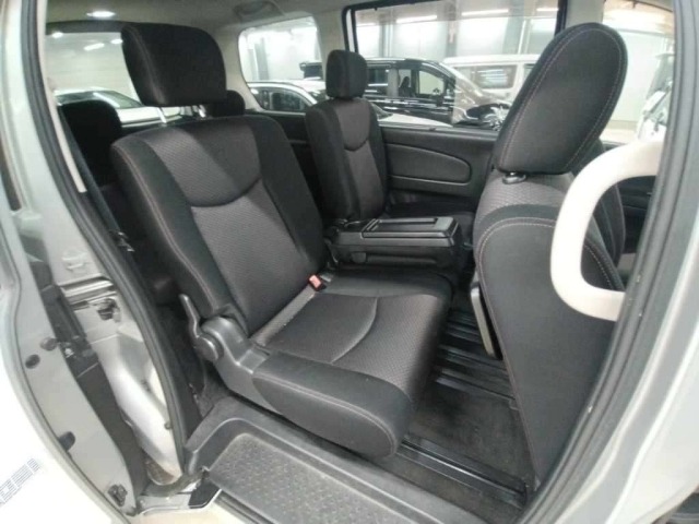 Nissan SERENA 2011 8456187-12