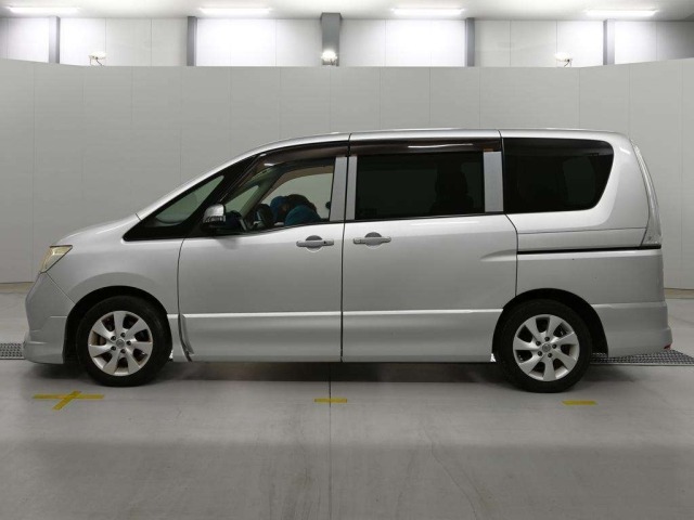 Nissan SERENA 2011 8456187-4