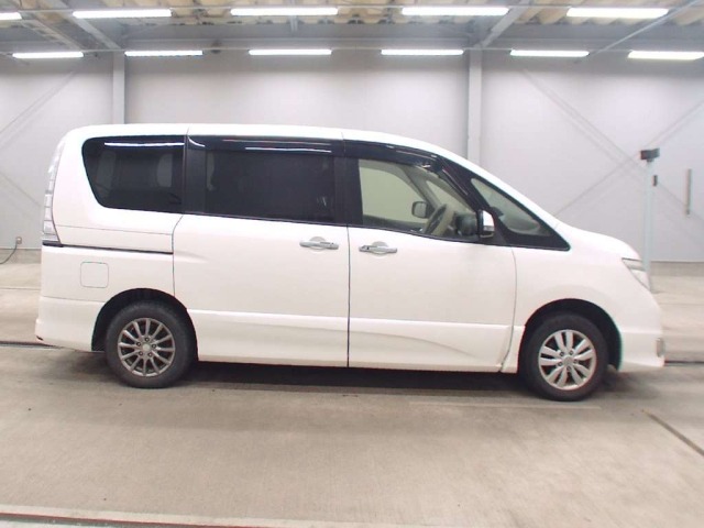 Nissan SERENA 2015 8456194-3