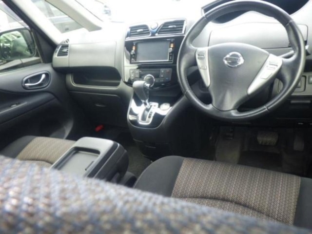 Nissan SERENA 2015 8456201-3