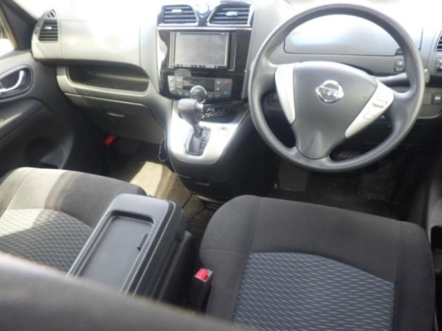 Nissan SERENA 2015 8456202-3