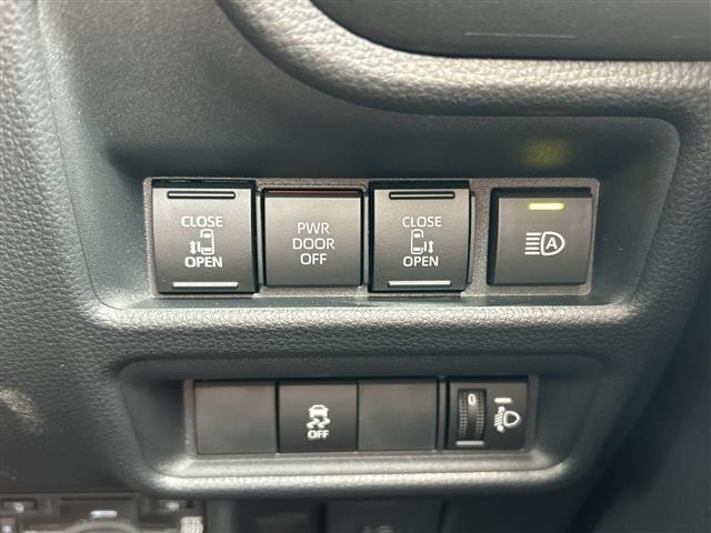 Toyota SIENTA 2025 8443531-9