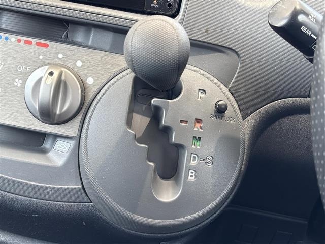 Toyota SIENTA 2011 8443545-4
