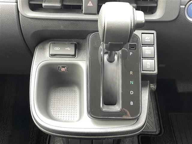 Toyota SIENTA 2024 8443703-8