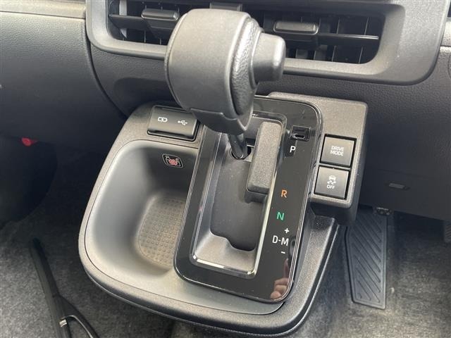 Toyota SIENTA 2023 8443743-8