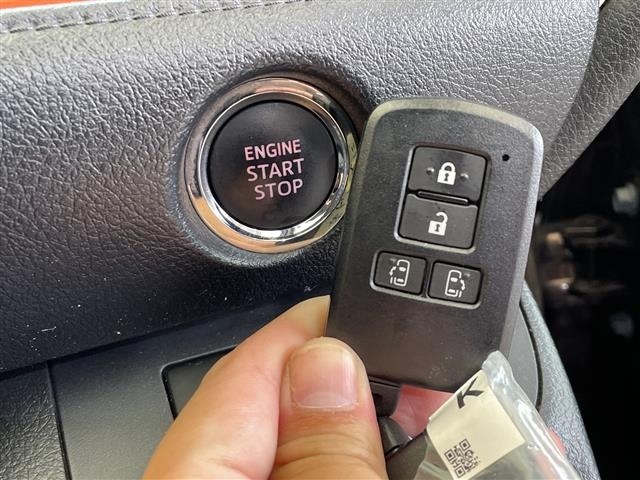 Toyota SIENTA 2017 8443756-10