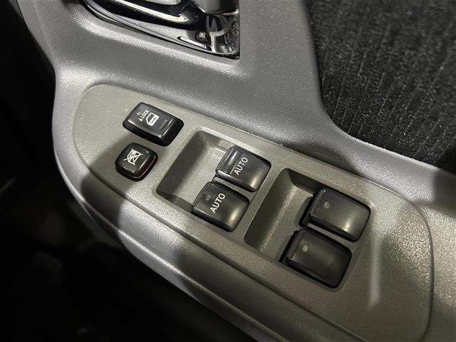 Toyota SIENTA 2012 8443818-18