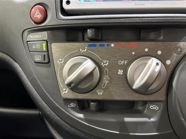Toyota SIENTA 2012 8443818-19