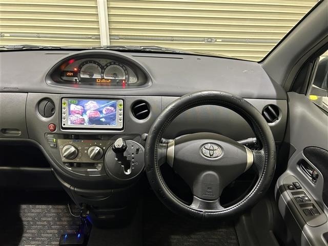 Toyota SIENTA 2012 8443818-3