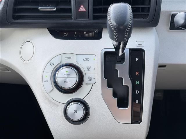 Toyota SIENTA 2015 8443917-6