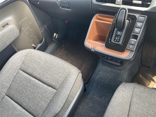 Toyota SIENTA 2025 8443922-4