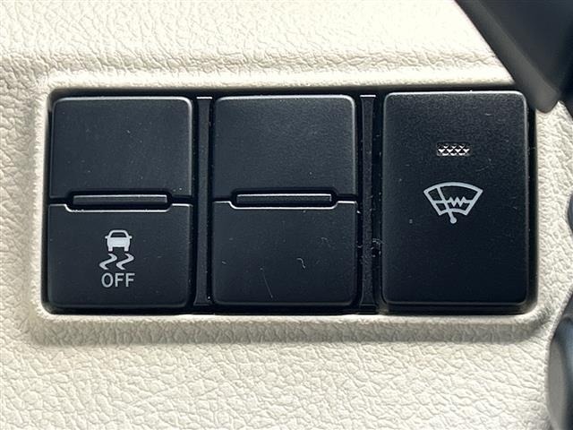Toyota SIENTA 2017 8443981-8
