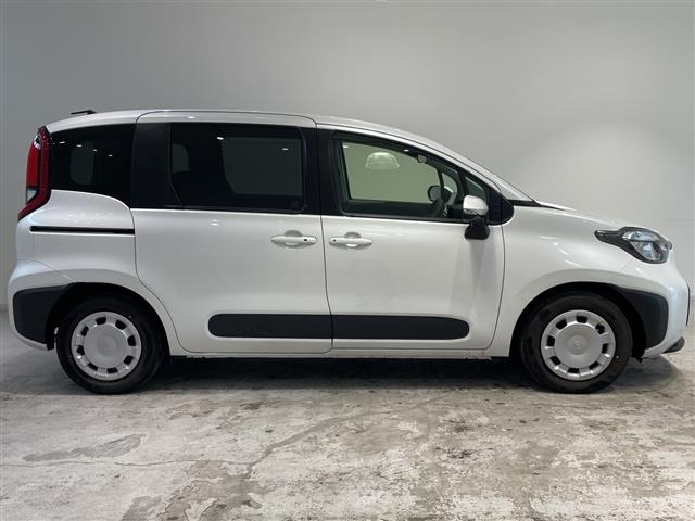 Toyota SIENTA 2026 8443982-4
