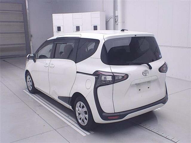 Toyota SIENTA 2018 8444160-1
