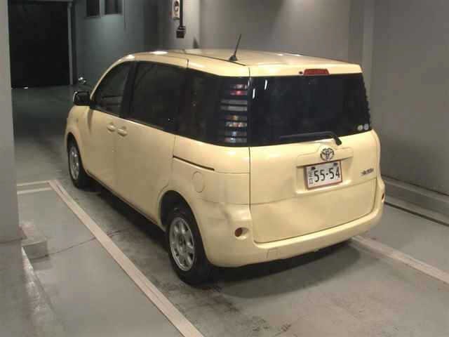 Toyota SIENTA 2004 8444209-1