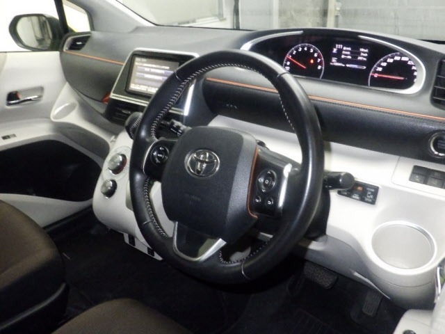 Toyota SIENTA 2016 8444219-3
