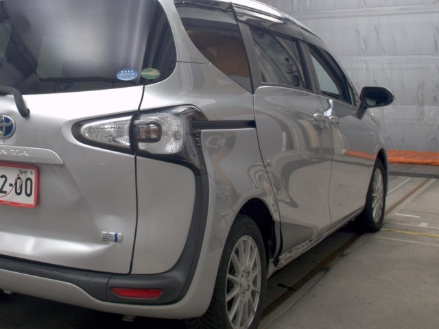 Toyota SIENTA 2016 8444221-5
