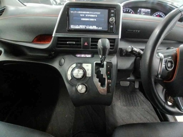 Toyota SIENTA 2017 8444236-11