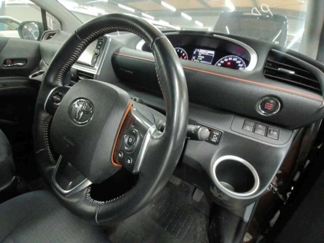 Toyota SIENTA 2017 8444236-9