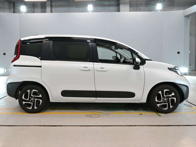 Toyota SIENTA 2025 8444245-3