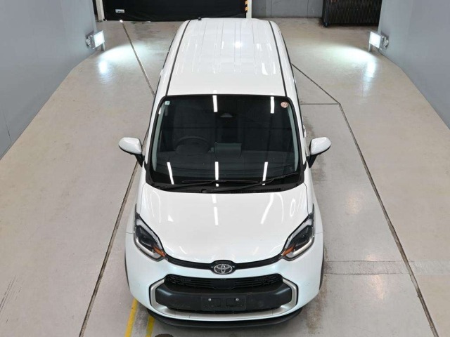Toyota SIENTA 2025 8444245-7