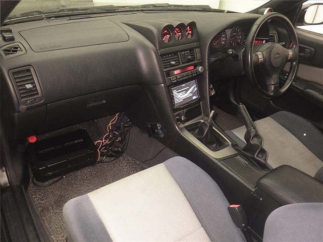 Nissan SKYLINE 2000 8448027-4
