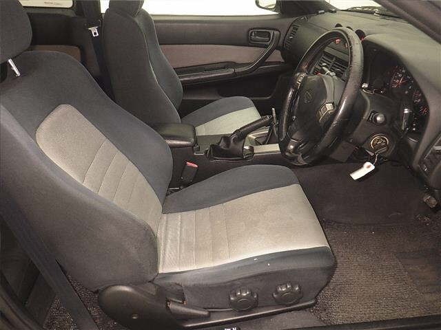 Nissan SKYLINE 2000 8448027-5