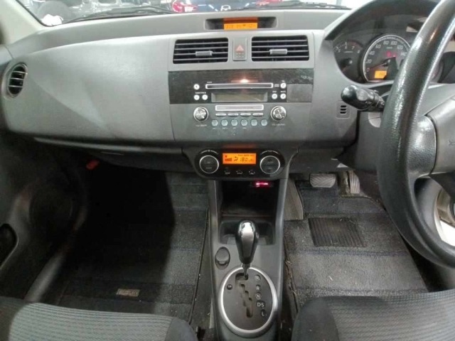 Suzuki SWIFT 2009 8460583-11