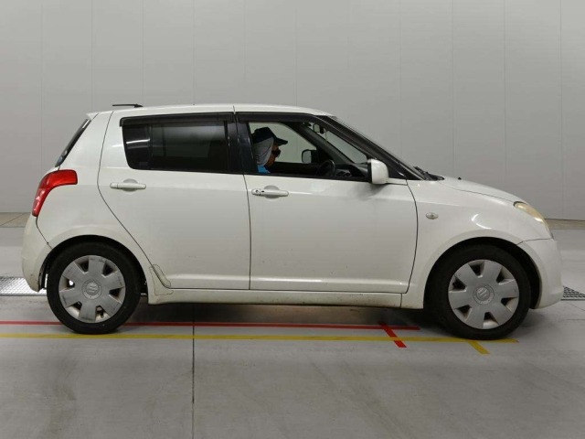Suzuki SWIFT 2009 8460583-3