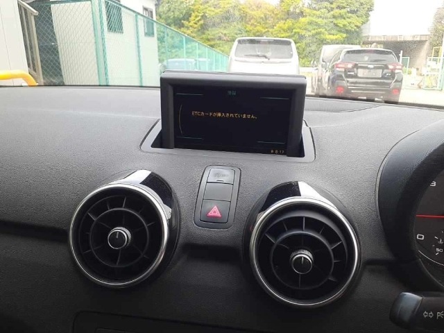 Audi A1 2011 8465983-12
