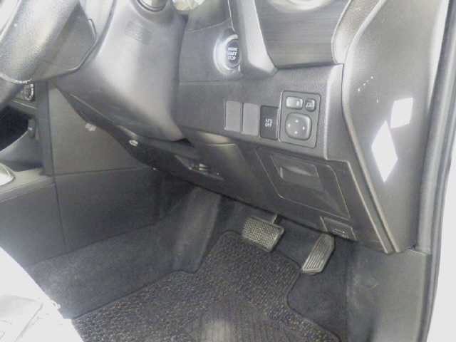Toyota AURIS 2013 8474009-6