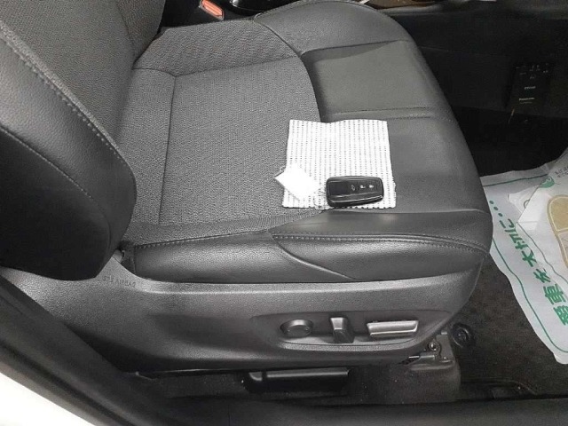 Toyota COROLLA CROSS 2022 8476590-10
