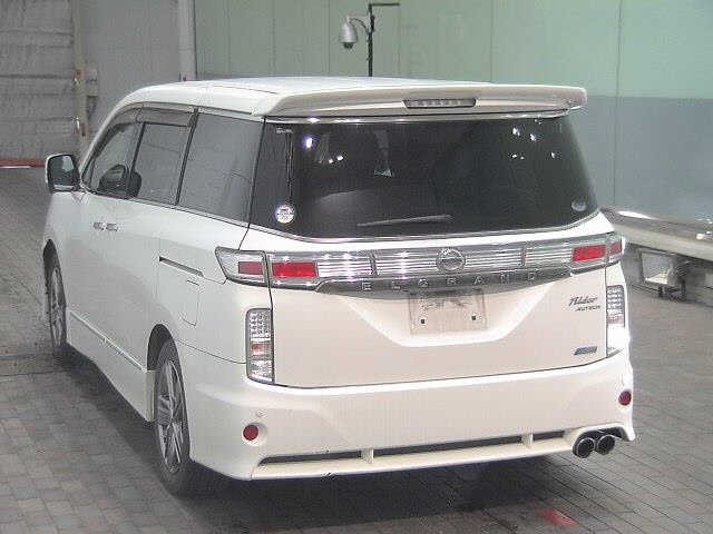 Nissan ELGRAND 2012 8478374-1