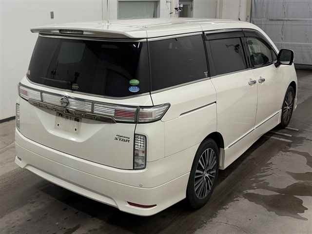 Nissan ELGRAND 2014 8478375-5