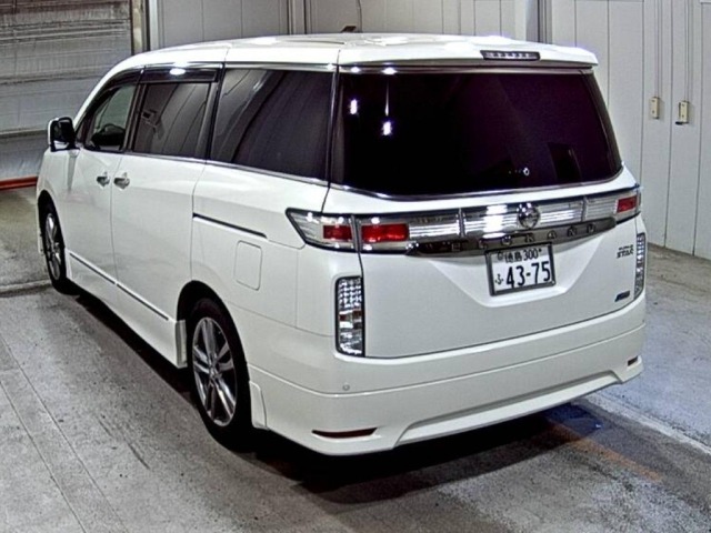 Nissan ELGRAND 2012 8478376-1