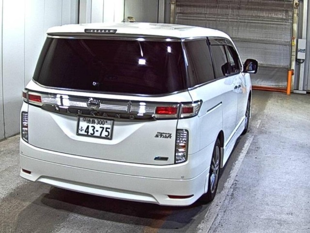 Nissan ELGRAND 2012 8478376-5
