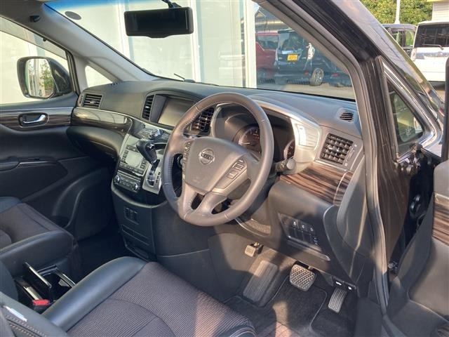 Nissan ELGRAND 2018 8478498-12
