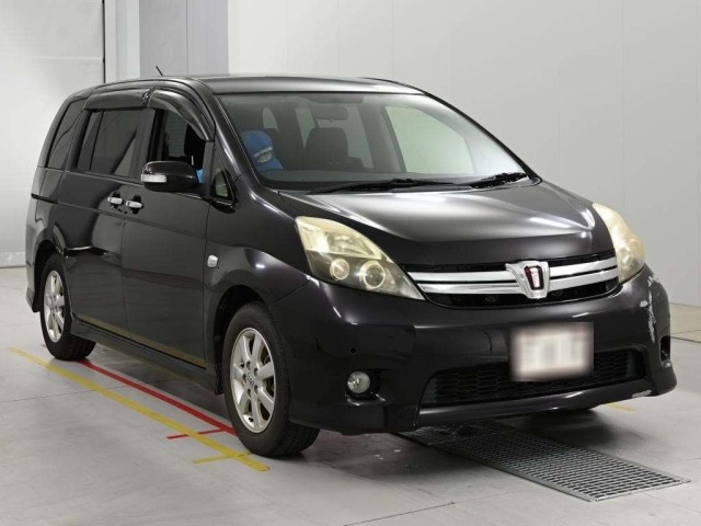 Toyota ISIS 2013 8469349-5