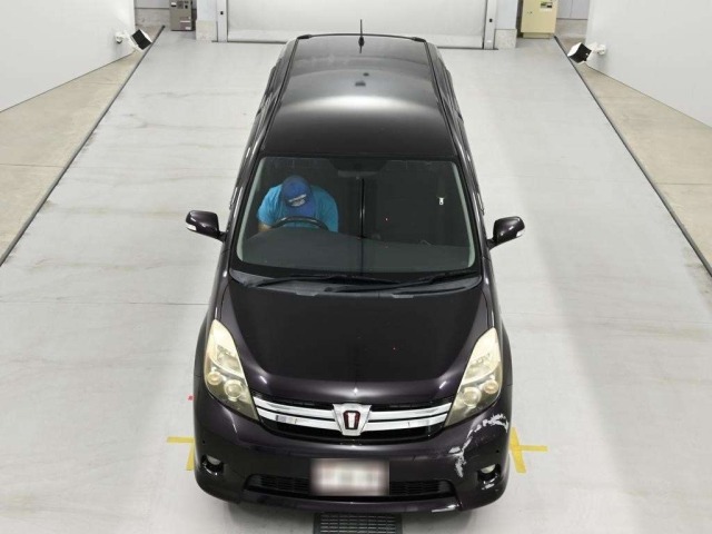 Toyota ISIS 2013 8469349-7