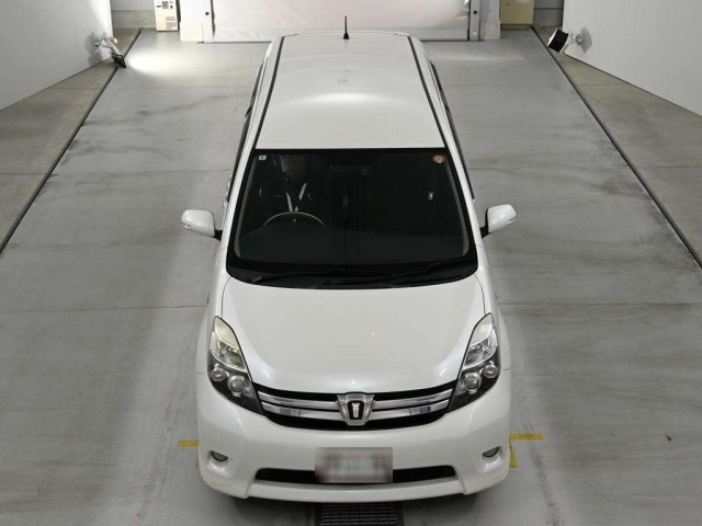 Toyota ISIS 2012 8469350-7