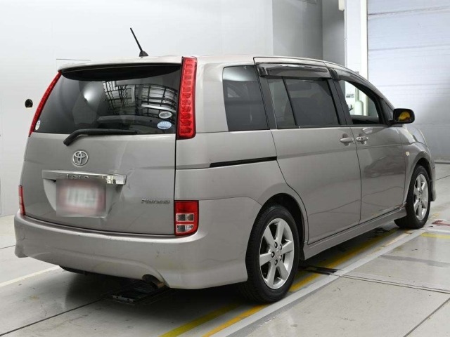 Toyota ISIS 2006 8469376-1