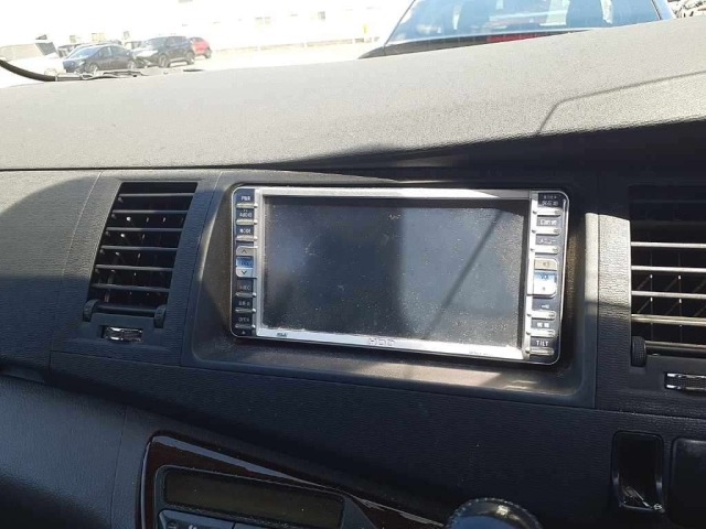 Toyota ISIS 2006 8469376-12