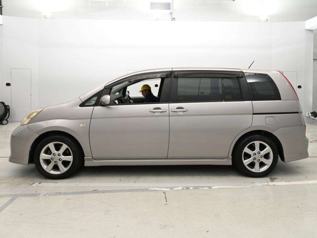 Toyota ISIS 2006 8469376-4