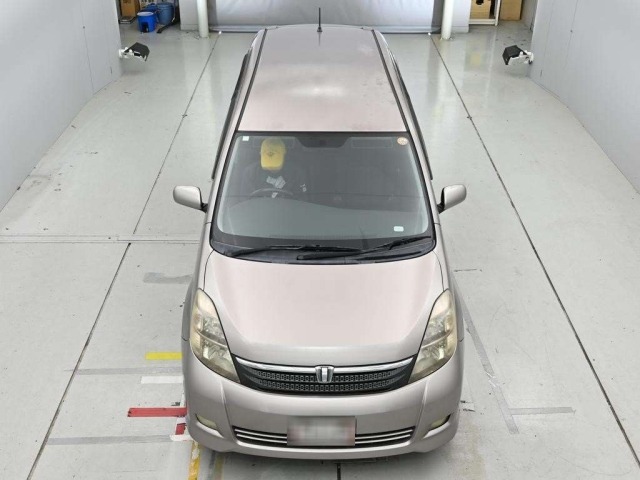Toyota ISIS 2006 8469376-7