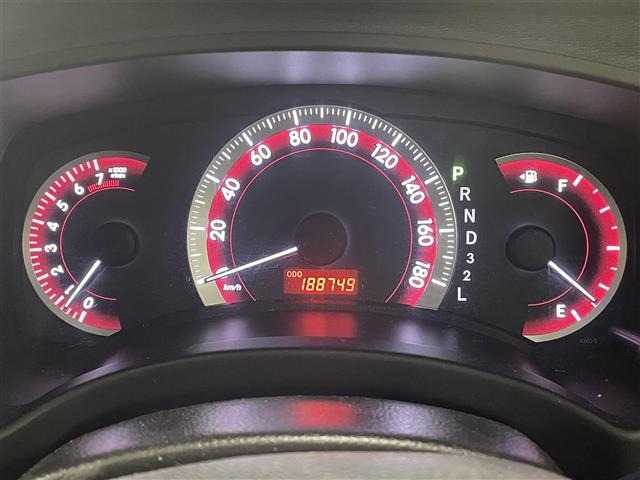 Toyota ISIS 2007 8469379-1