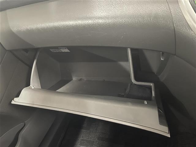 Toyota ISIS 2007 8469379-10