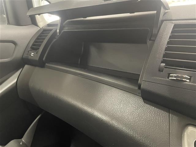 Toyota ISIS 2007 8469379-11